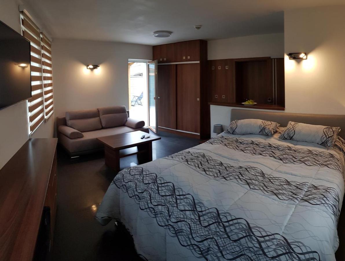 Apartmany Meandry Mimon Dış mekan fotoğraf