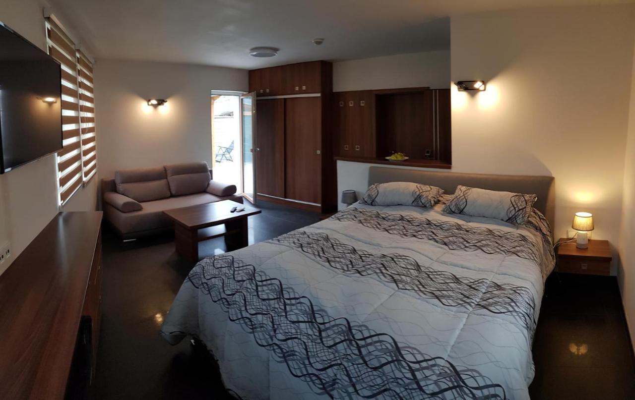 Apartmany Meandry Mimon Dış mekan fotoğraf